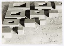 10/02.01 Anordnungen auf einer Sandfläche, 1973
